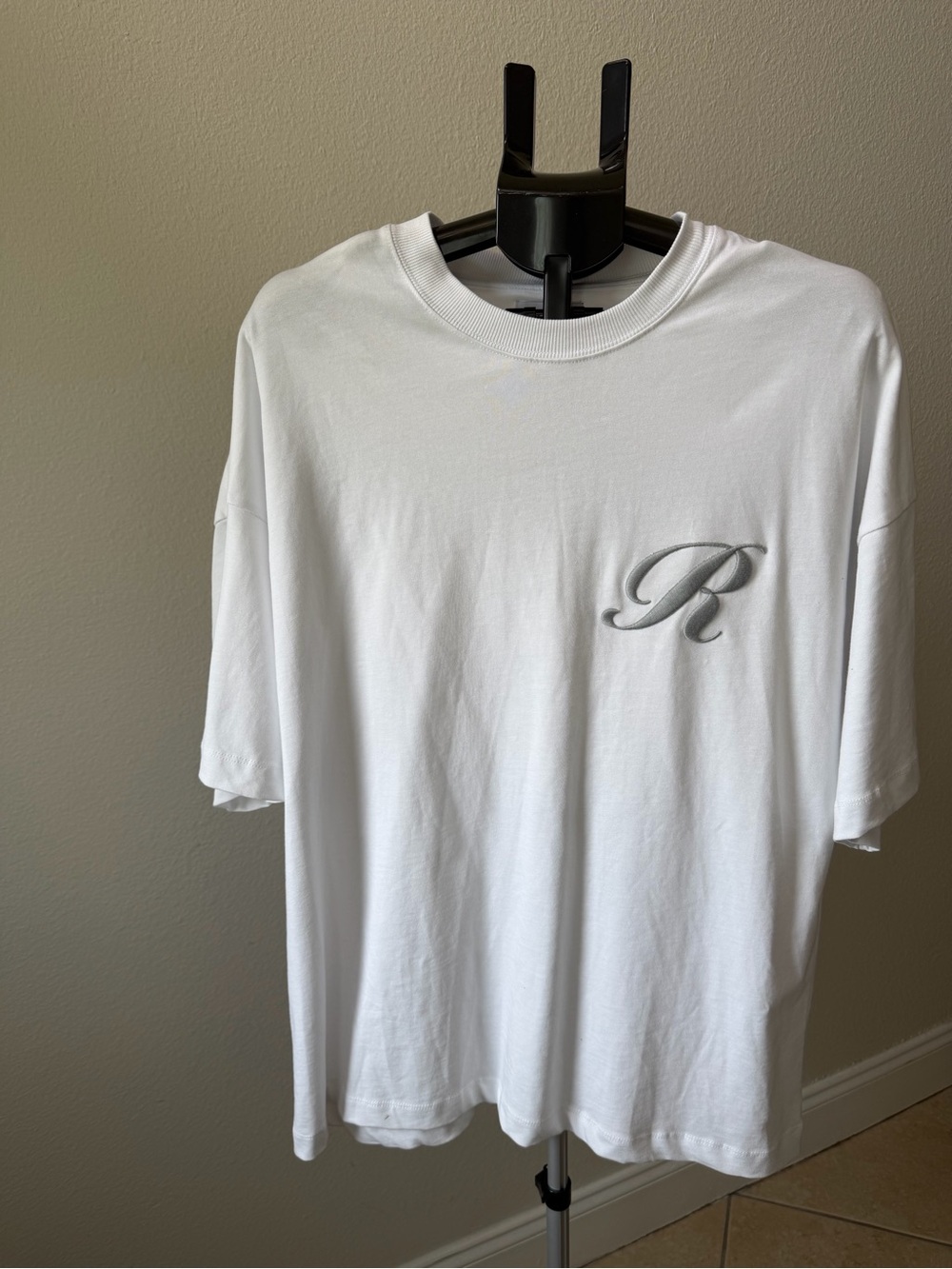 Topman White Short-Sleeve Crewneck Tee with Embroidered 'R'